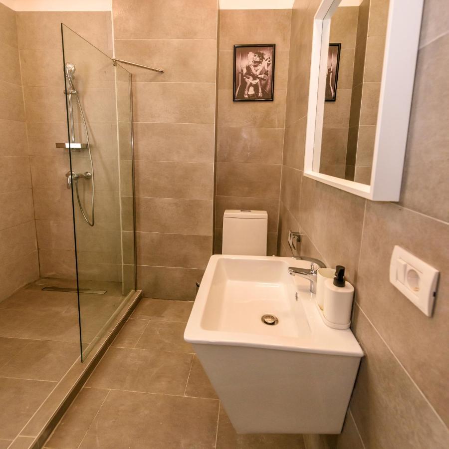 Aquarium Residence 4 นาโวดาริ ภายนอก รูปภาพ